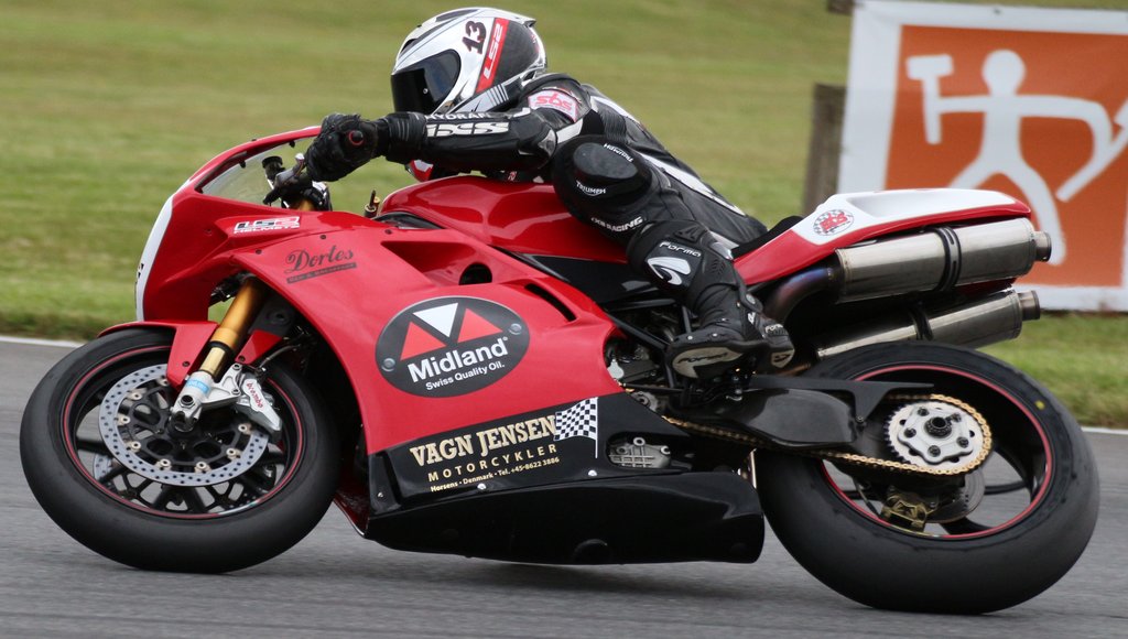 René Prang er tilbage på den gamle Ducati 916 SP fra 1994, som nu er totalrenoveret
(Foto: Erling Prang)